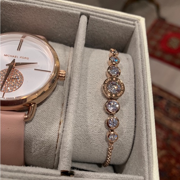 MK ROSE GOLD WATCH & BRACELET SET NEW - Picture 3 of 4